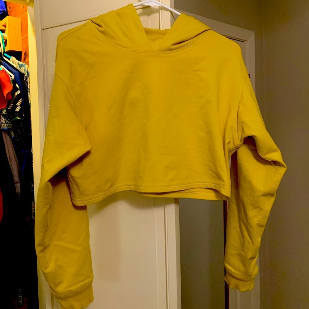 lululemon cropped hoodie